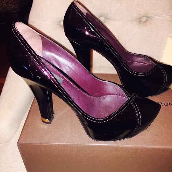 Louis Vuitton Monogram Vernis Tamara Heels - Picture 2 of 8